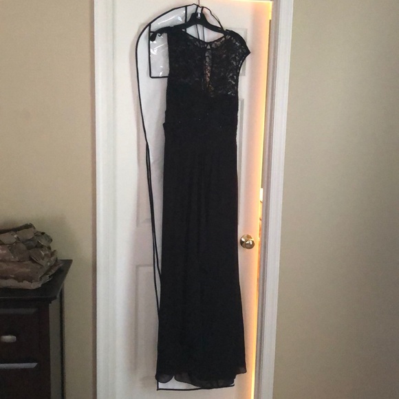 Gown - Picture 2 of 5